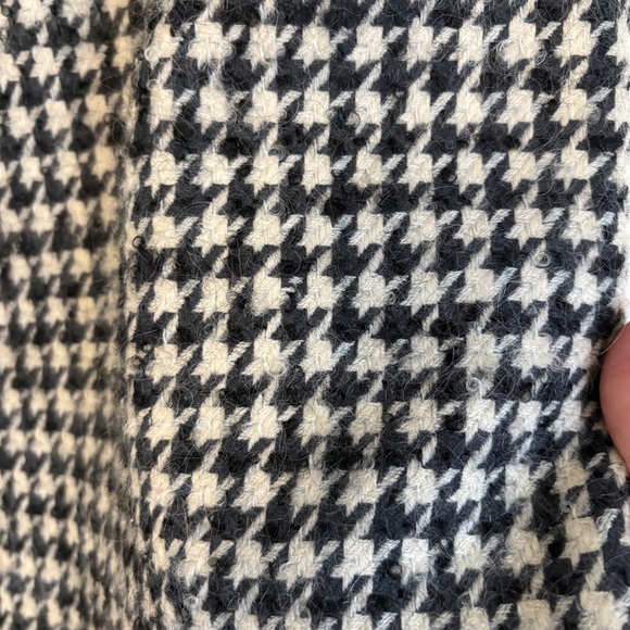 Classic Vintage Mohair and Wool Black and Ivory Houndstooth Skirt - Picture 4 of 8